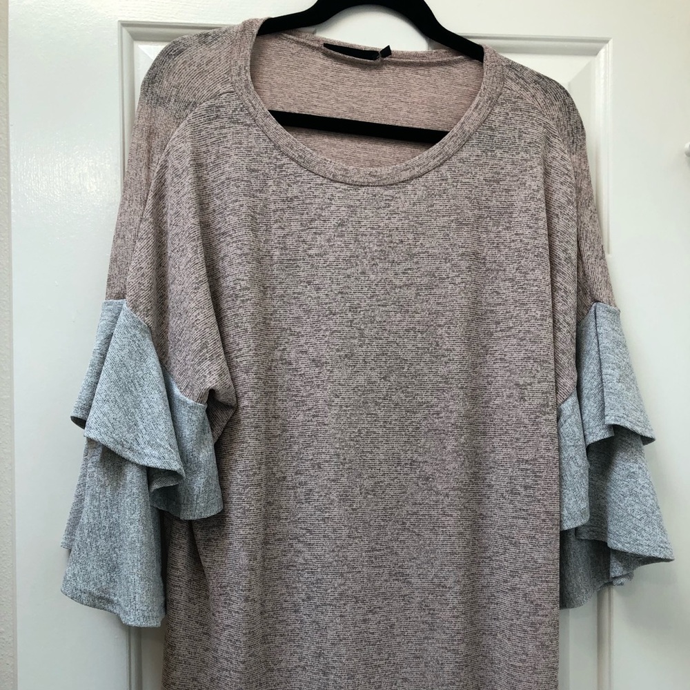 Doe & Rae Bell Sleeve Colorblock Shirt - Picture 4 of 8